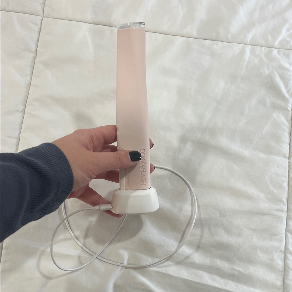 Dermaflash Hair Removal Device - Picture 4 of 4